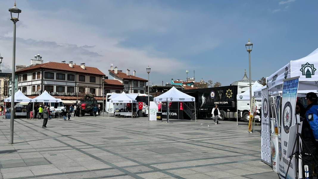 Konya’da polis haftası coşkusu! Emniyet teşkilatı vatandaşlarla buluştu 3